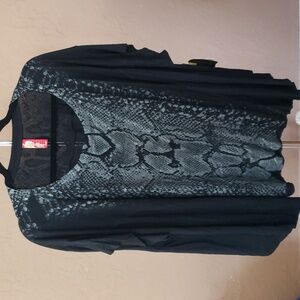 NWT Apple Bottoms Snake Print Short Sleeve Oversized Top Size XL Black Silver